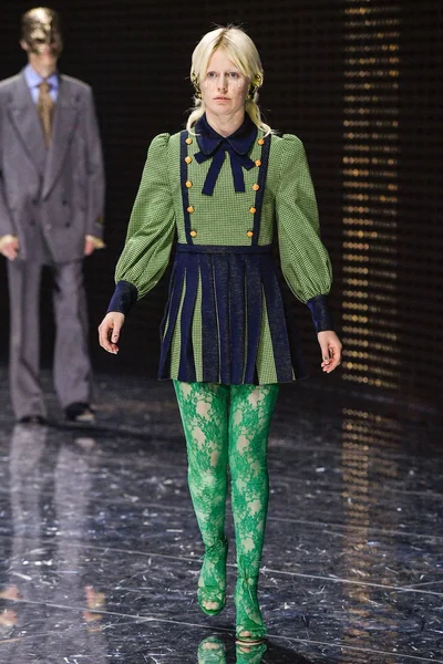 Look 40